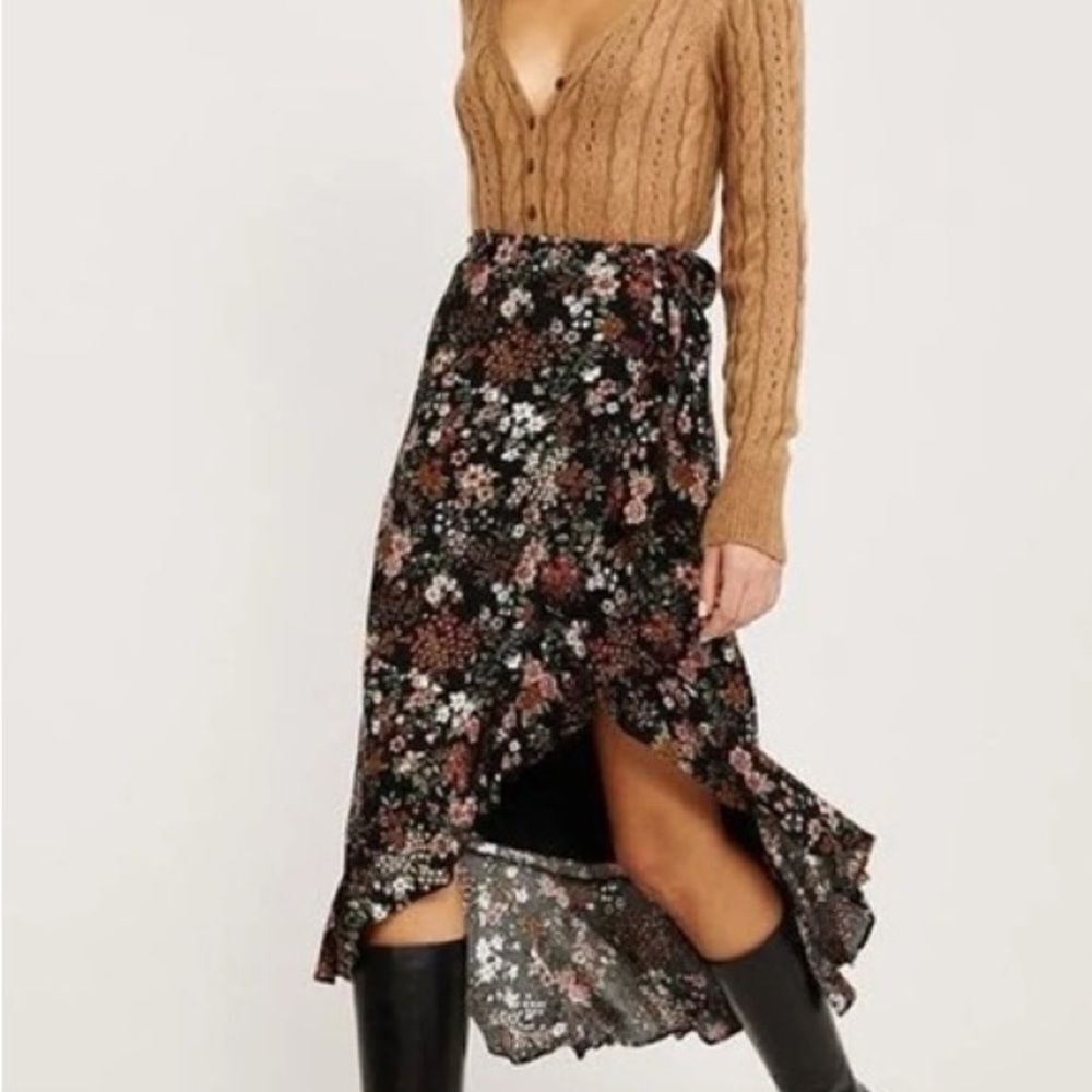🌼 Abercrombie & Fitch Floral Ruffle Wrap Skirt sz XS